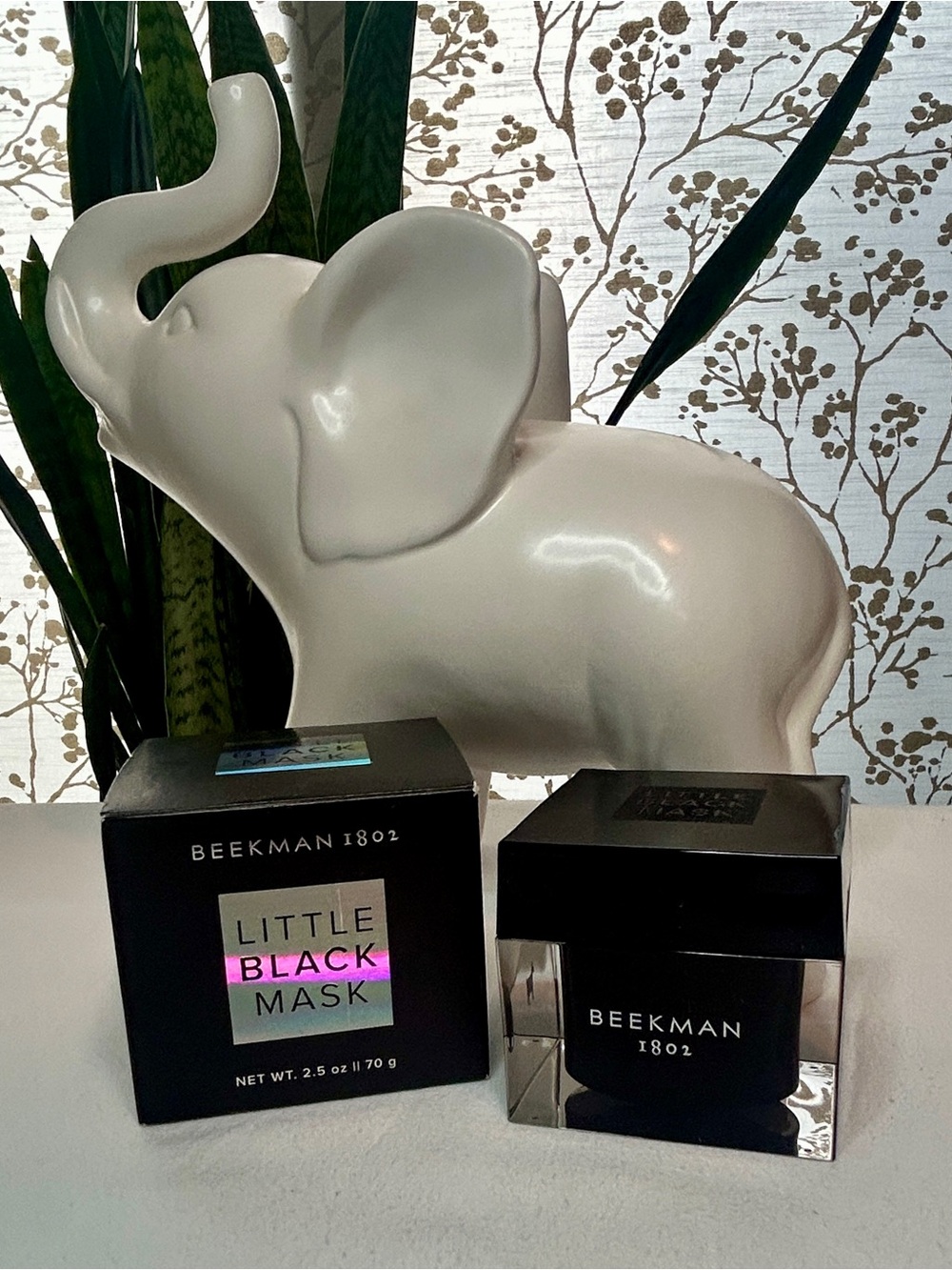 Beekman 1802 Little Black Mask - Black & Silver Accents